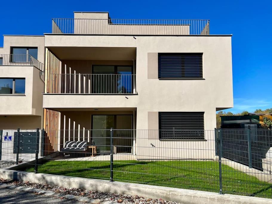 Modern Studio Gardenia_Gartenwohnung Alte Donau Відень Екстер'єр фото